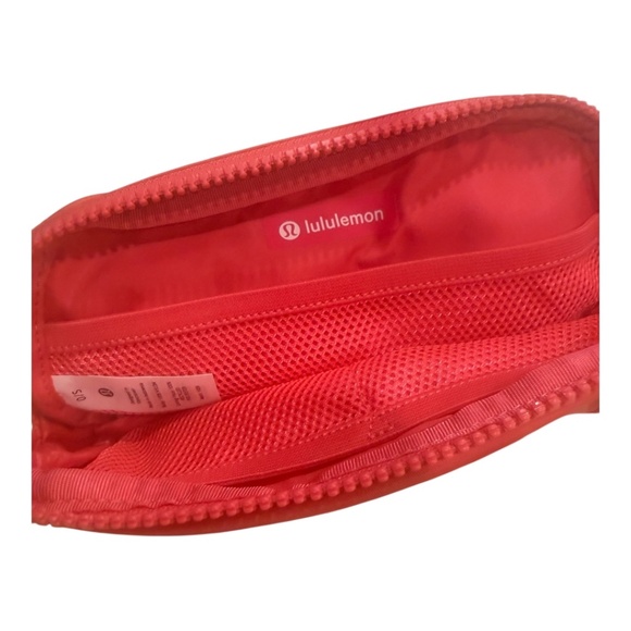 NWT - Lululemon 1L belt bag - Lipgloss - Picture 4 of 12